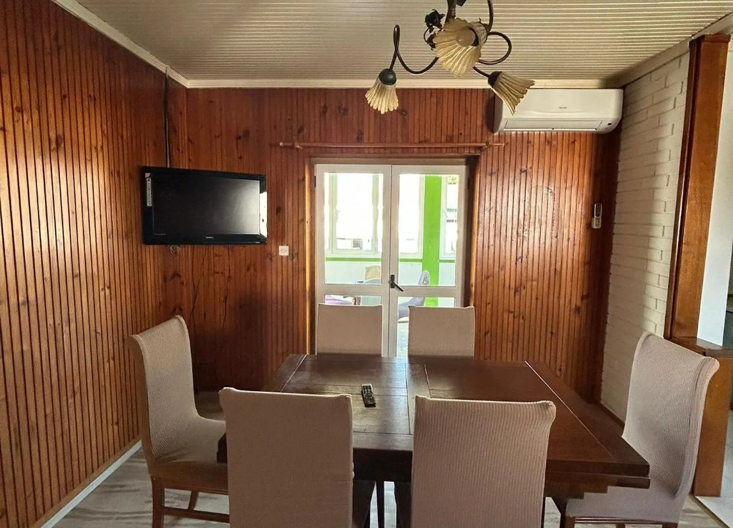 ビビニェBugarija Houseアパートメント クロアチア