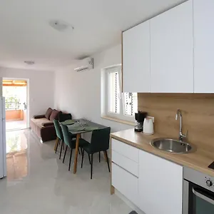  Apartment Alfonso